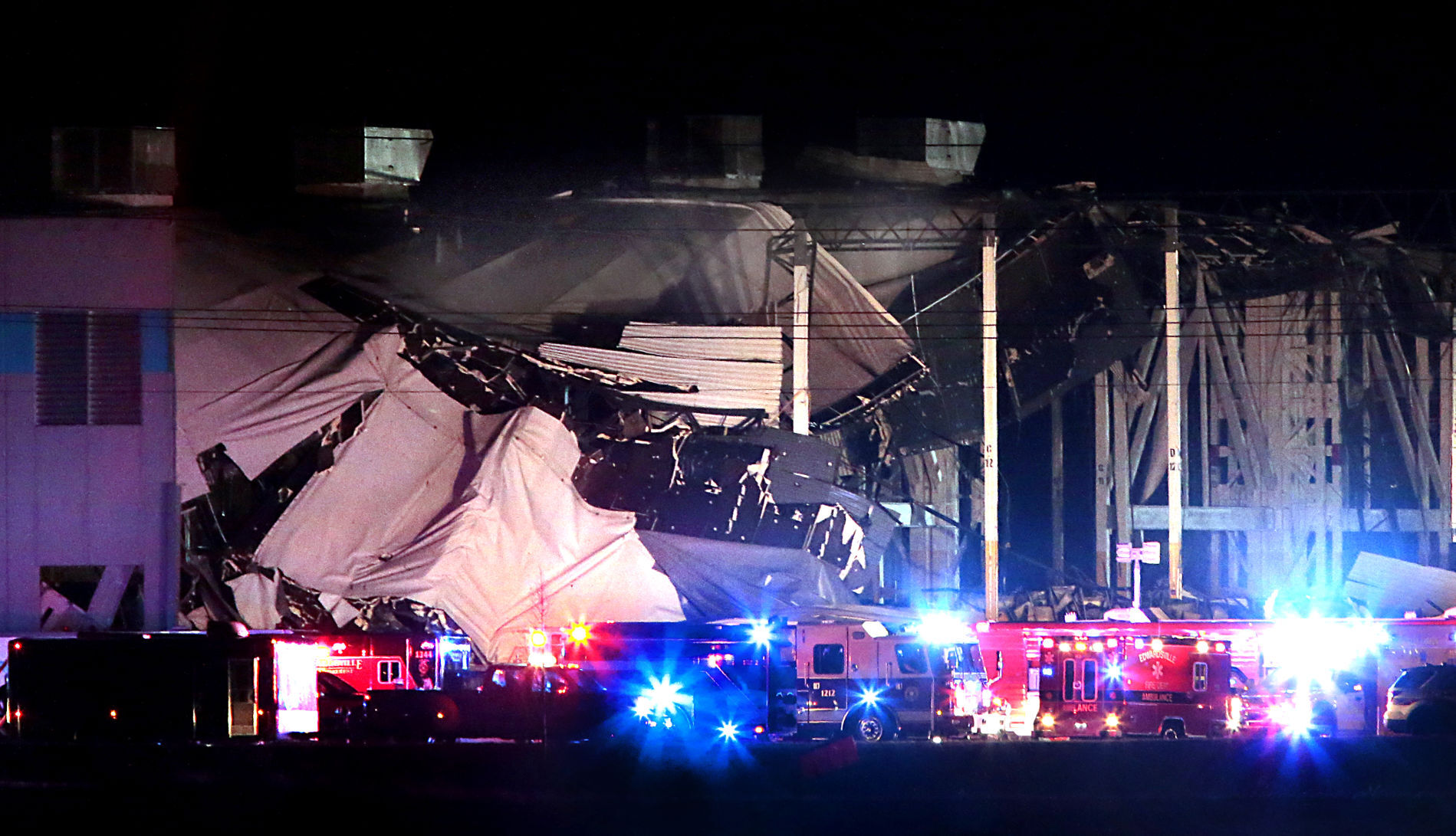 Amazon distribution center partially collapses in Edwardsville storm